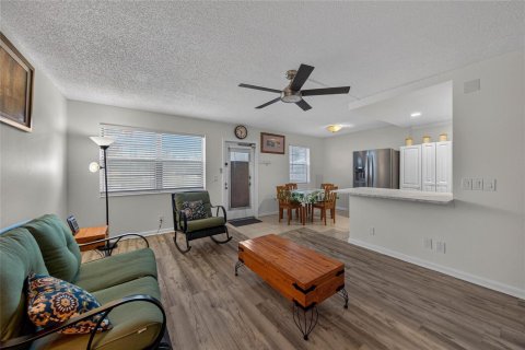 Condo in Deerfield Beach, Florida, 2 bedrooms  № 2193286 - photo 6