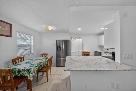 Condo in Deerfield Beach, Florida, 2 bedrooms  № 2193286 - photo 9