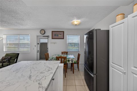 Condo in Deerfield Beach, Florida, 2 bedrooms  № 2193286 - photo 14
