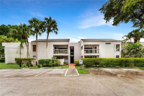 Купить кондоминиум в Майами, Флорида 3 спальни, 112.97м2, № 1924517 - фото 2