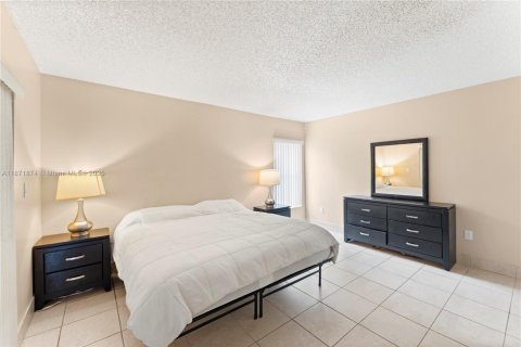 Купить кондоминиум в Майами, Флорида 3 спальни, 112.97м2, № 1924517 - фото 12