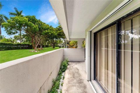 Купить кондоминиум в Майами, Флорида 3 спальни, 112.97м2, № 1924517 - фото 20