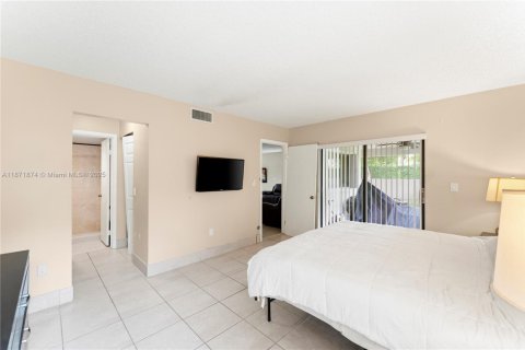 Купить кондоминиум в Майами, Флорида 3 спальни, 112.97м2, № 1924517 - фото 13