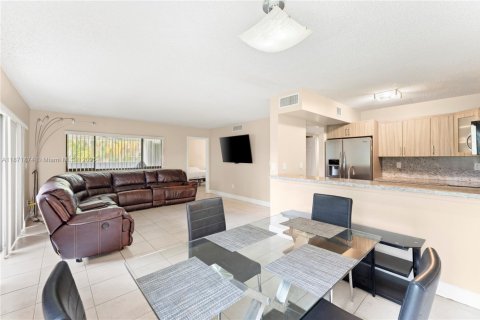 Купить кондоминиум в Майами, Флорида 3 спальни, 112.97м2, № 1924517 - фото 9