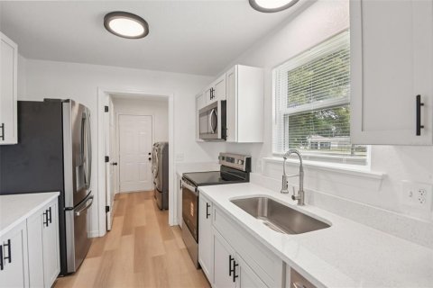 Villa ou maison à vendre à Lakeland, Floride: 3 chambres, 175.12 m2 № 2094436 - photo 7