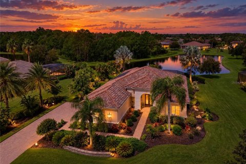 Casa en Bradenton, Florida 4 dormitorios, 320.61 m2 № 2380883