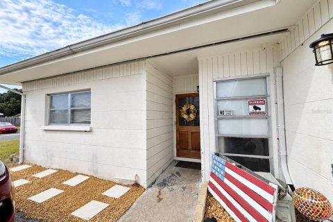 House in Bradenton, Florida 2 bedrooms, 109.72 sq.m. № 2393634 - photo 4