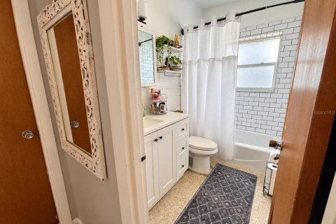 House in Bradenton, Florida 2 bedrooms, 109.72 sq.m. № 2393634 - photo 10
