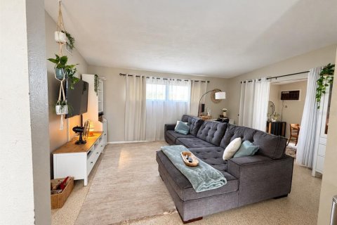 House in Bradenton, Florida 2 bedrooms, 109.72 sq.m. № 2393634 - photo 7