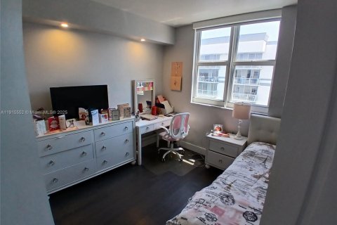 Condominio en alquiler en Miami, Florida, 2 dormitorios, 85.75 m2 № 1971636 - foto 19