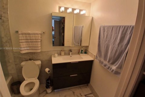 Condominio en alquiler en Miami, Florida, 2 dormitorios, 85.75 m2 № 1971636 - foto 13