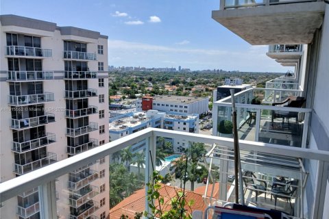 Condominio en alquiler en Miami, Florida, 2 dormitorios, 85.75 m2 № 1971636 - foto 8