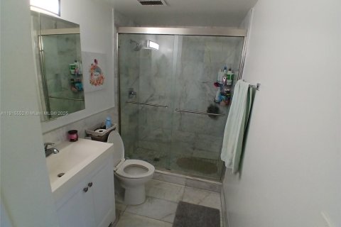 Condominio en alquiler en Miami, Florida, 2 dormitorios, 85.75 m2 № 1971636 - foto 11
