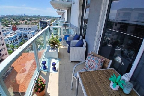 Condominio en alquiler en Miami, Florida, 2 dormitorios, 85.75 m2 № 1971636 - foto 7