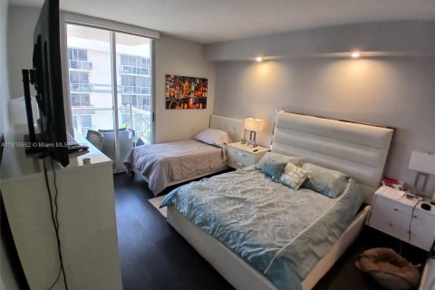 Condominio en alquiler en Miami, Florida, 2 dormitorios, 85.75 m2 № 1971636 - foto 18
