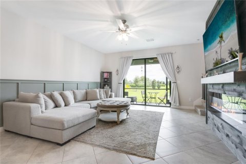 Townhouse in Bradenton, Florida 3 bedrooms, 178.84 sq.m. № 2383754 - photo 10