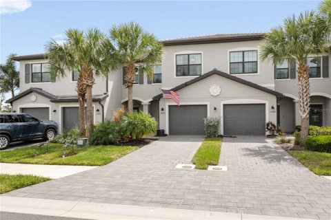 Townhouse in Bradenton, Florida 3 bedrooms, 178.84 sq.m. № 2383754 - photo 2