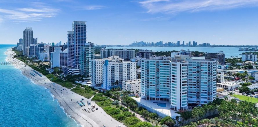 Condominio en Miami Beach, Florida, 1 dormitorio  № 1387930
