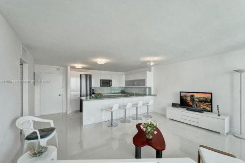 Condominio en venta en Miami Beach, Florida, 1 dormitorio, 84.73 m2 № 1387930 - foto 6