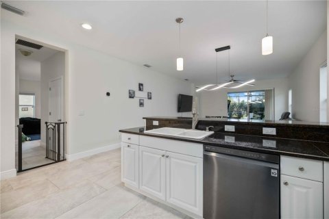 House in Bradenton, Florida 3 bedrooms, 187.29 sq.m. № 2098814 - photo 13
