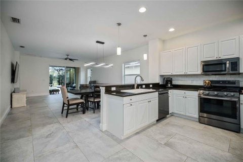 House in Bradenton, Florida 3 bedrooms, 187.29 sq.m. № 2098814 - photo 9