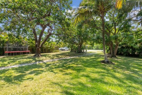 Commercial property in Biscayne Park, Florida 157 sq.m. № 1958267 - photo 29