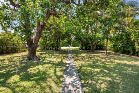 Commercial property in Biscayne Park, Florida 157 sq.m. № 1958267 - photo 7