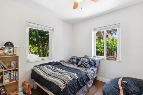 Commercial property in Biscayne Park, Florida 157 sq.m. № 1958267 - photo 21