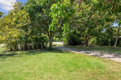 Commercial property in Biscayne Park, Florida 157 sq.m. № 1958267 - photo 30