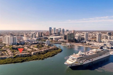 Condo in Tampa, Florida, 2 bedrooms № 2107417