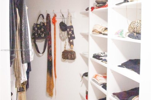 Copropriété à louer à Miami Beach, Floride: 2 chambres, 139.35 m2 № 2018726 - photo 25