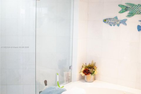 Copropriété à louer à Miami Beach, Floride: 2 chambres, 139.35 m2 № 2018726 - photo 23