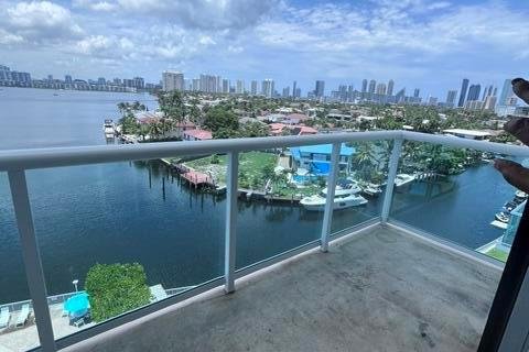 Condo à North Miami Beach, Floride, 2 chambres  № 2154370
