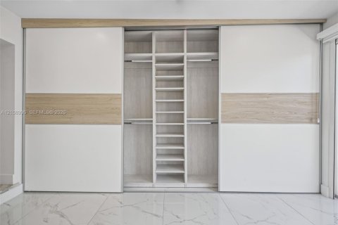 Adosado en venta en Miami, Florida, 3 dormitorios, 94.3 m2 № 2431432 - foto 9