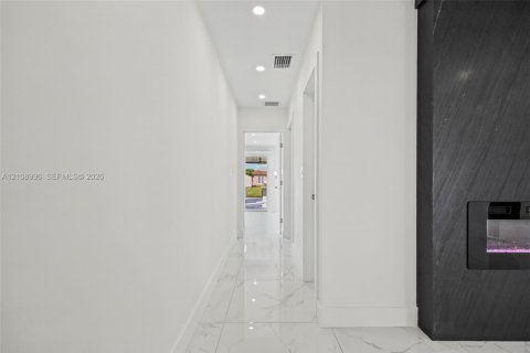 Adosado en venta en Miami, Florida, 3 dormitorios, 94.3 m2 № 2431432 - foto 18