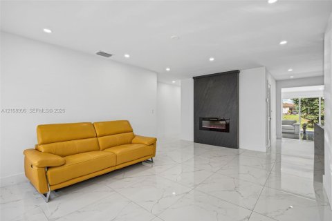 Adosado en venta en Miami, Florida, 3 dormitorios, 94.3 m2 № 2431432 - foto 5