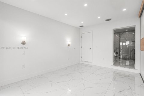 Adosado en venta en Miami, Florida, 3 dormitorios, 94.3 m2 № 2431432 - foto 24