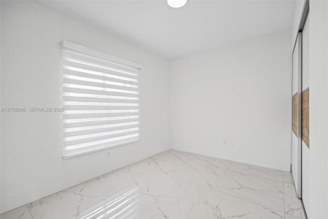 Adosado en venta en Miami, Florida, 3 dormitorios, 94.3 m2 № 2431432 - foto 28