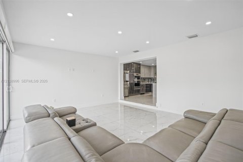 Adosado en venta en Miami, Florida, 3 dormitorios, 94.3 m2 № 2431432 - foto 17