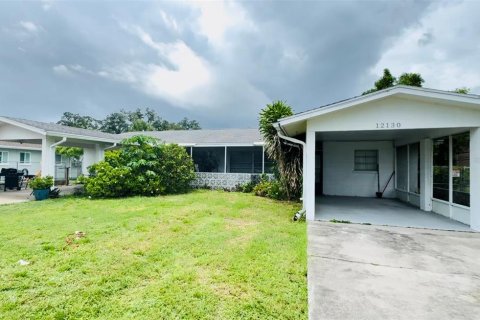 Duplex in North Port, Florida 4 bedrooms, 198.81 sq.m. № 1817431 - photo 1