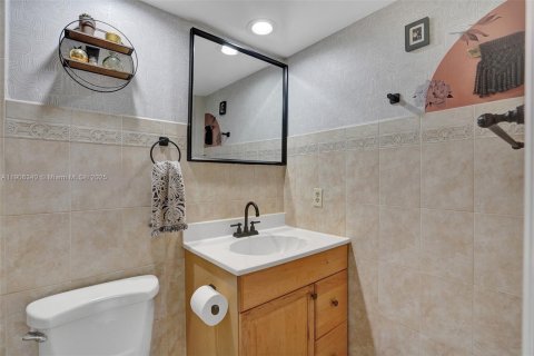 Снять в аренду кондоминиум в Халландейл-Бич, Флорида 2 спальни, 89.65м2, № 1957056 - фото 15