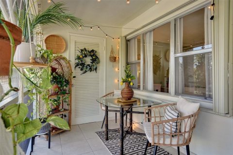 Снять в аренду кондоминиум в Халландейл-Бич, Флорида 2 спальни, 89.65м2, № 1957056 - фото 18