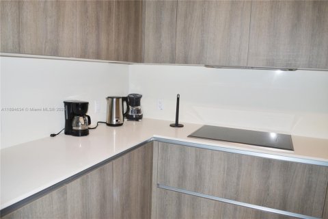 Appartement à louer à Sunny Isles Beach, Floride: 2 chambres, 126.44 m2 № 1947080 - photo 9