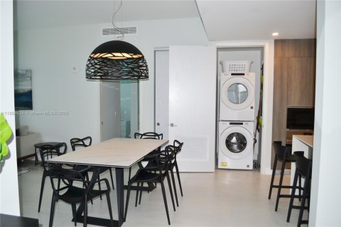 Appartement à louer à Sunny Isles Beach, Floride: 2 chambres, 126.44 m2 № 1947080 - photo 7