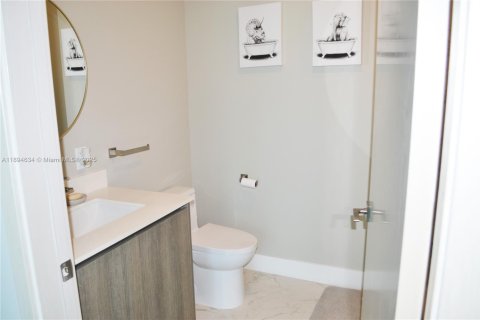 Appartement à louer à Sunny Isles Beach, Floride: 2 chambres, 126.44 m2 № 1947080 - photo 13