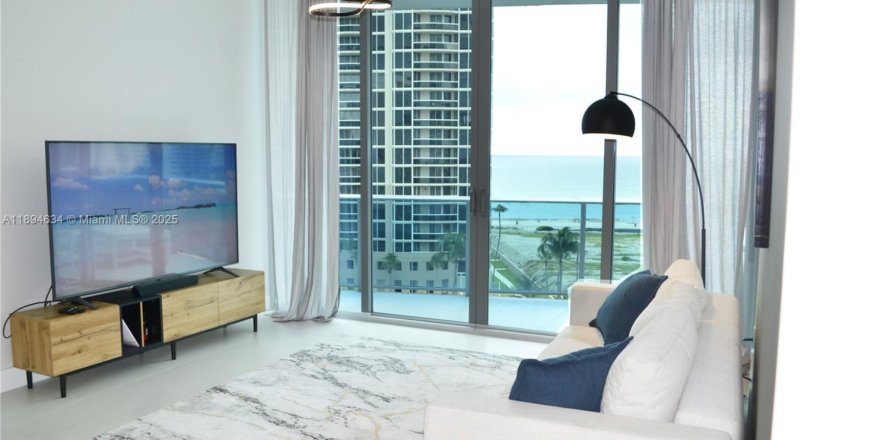 Appartement à Sunny Isles Beach, Floride 2 chambres, 126.44 m2 № 1947080