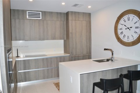 Appartement à louer à Sunny Isles Beach, Floride: 2 chambres, 126.44 m2 № 1947080 - photo 8