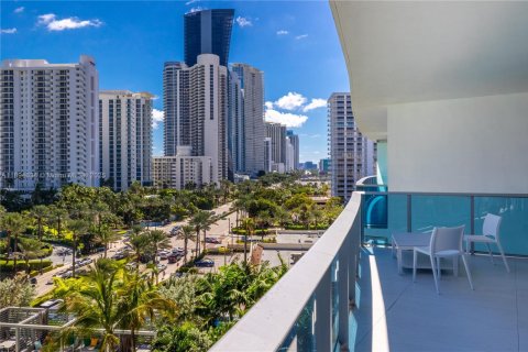 Appartement à louer à Sunny Isles Beach, Floride: 2 chambres, 126.44 m2 № 1947080 - photo 19