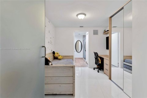Condominio en venta en Sunny Isles Beach, Florida, 2 dormitorios, 109.9 m2 № 1862415 - foto 14