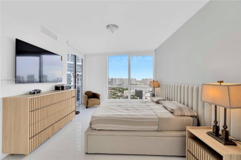 Condominio en venta en Sunny Isles Beach, Florida, 2 dormitorios, 109.9 m2 № 1862415 - foto 10